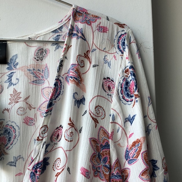 NWT Luna Chix Floral Bell Sleeve Rayon Romper! - Picture 4 of 12